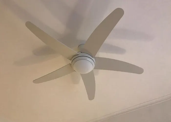 Questa Casa Non E Un Ciu-atr 9390-9